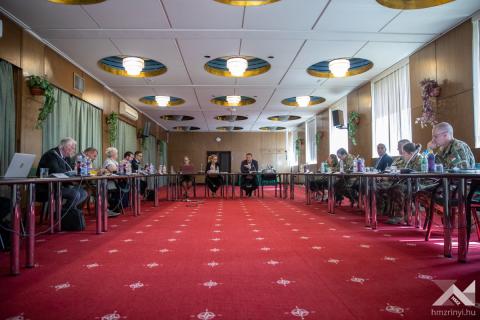 héf 2025-06